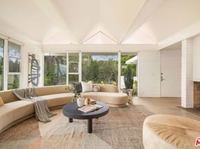 2427 Solar Drive, Los Angeles CA 90046