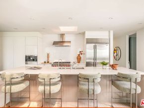 2427 Solar Drive, Los Angeles CA 90046