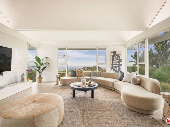 2427 Solar Drive, Los Angeles CA 90046