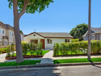 120 W Ellis Avenue