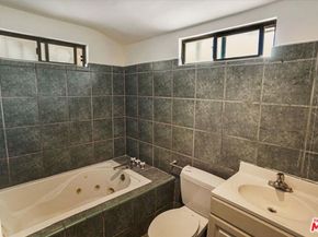 5552 Barton Avenue, Los Angeles CA 90038