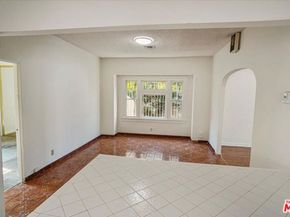 5552 Barton Avenue, Los Angeles CA 90038