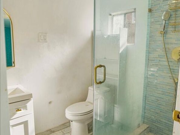 5552 Barton Avenue, Los Angeles CA 90038