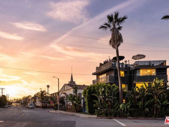 407 Rialto Avenue, Venice CA 90291