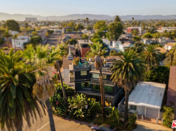 407 Rialto Avenue, Venice CA 90291