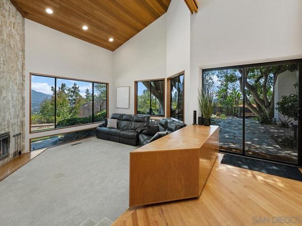 2057 Hidden Crest Dr, El Cajon CA 92019