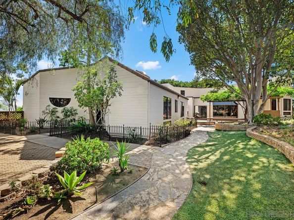 2057 Hidden Crest Dr, El Cajon CA 92019