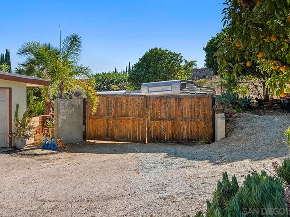 4310 Resmar Rd., La Mesa CA 91941