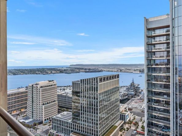 700 W E St 3502, San Diego CA 92101