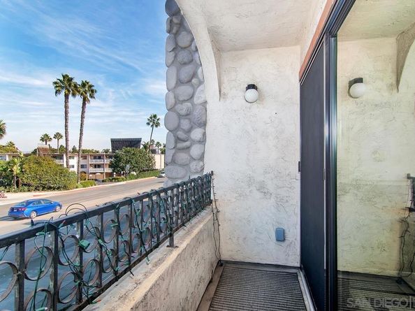 4494 Mentone St. 6, San Diego CA 92107