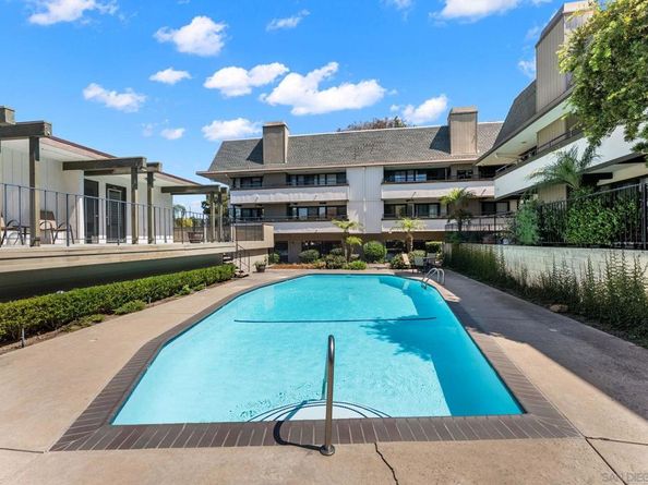2533 Navarra Dr 2A, Carlsbad CA 92009