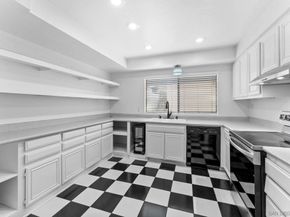 2533 Navarra Dr 2A, Carlsbad CA 92009