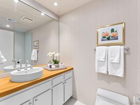 2533 Navarra Dr 2A, Carlsbad CA 92009