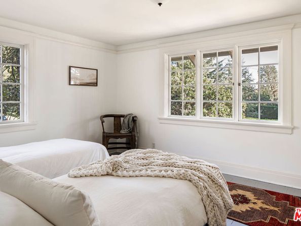 2107 Santa Rosa Avenue, Altadena CA 91001