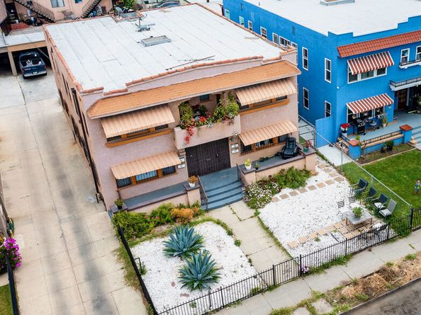 3110 Raymond Avenue, Los Angeles CA 90007