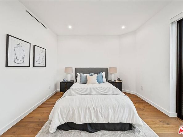 7305 N Eaton Place, Los Angeles CA 90046