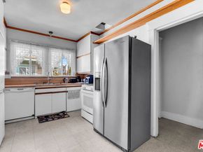 1412 S Victoria Avenue, Los Angeles CA 90019