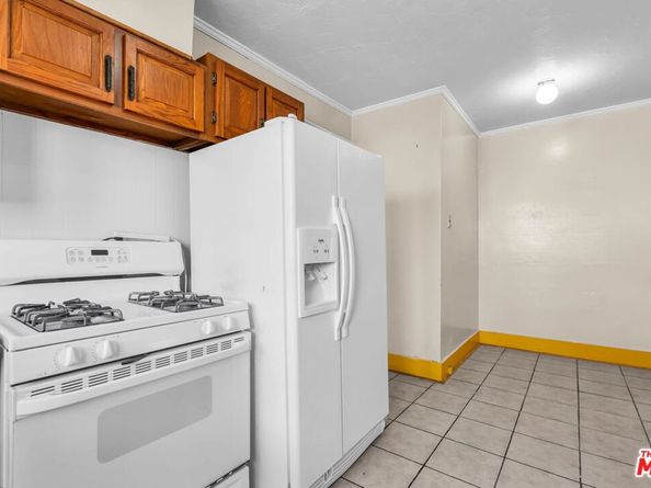 1412 S Victoria Avenue, Los Angeles CA 90019