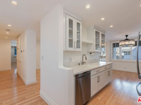 8535 W West Knoll Drive 109, West Hollywood CA 90069