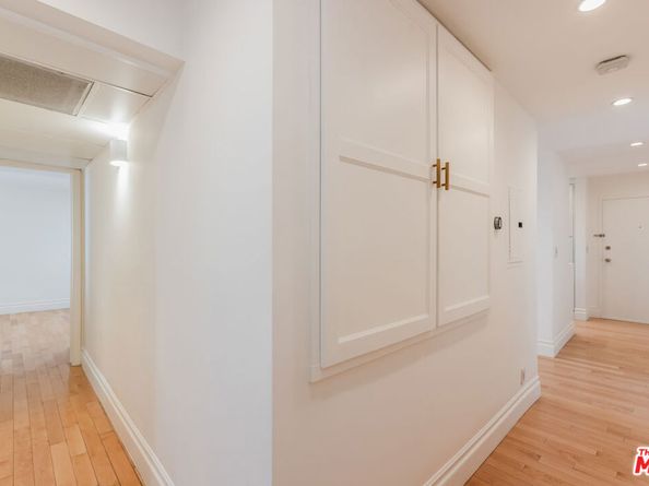 8535 W West Knoll Drive 109, West Hollywood CA 90069