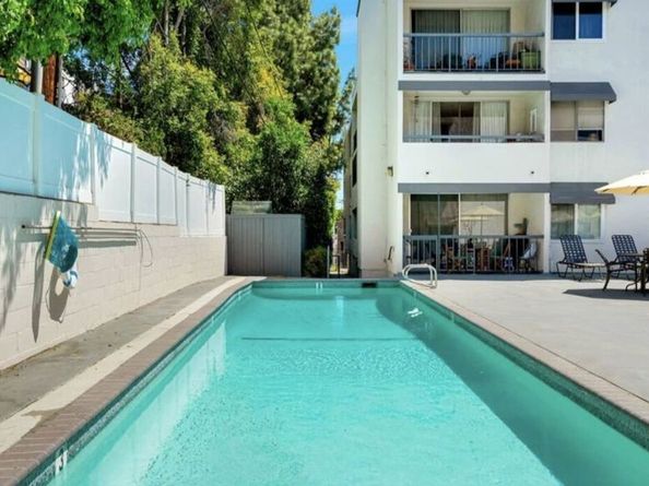 8535 W West Knoll Drive 109, West Hollywood CA 90069