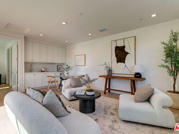 4226 East Boulevard, Los Angeles CA 90066