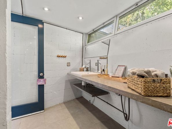 1853 Nichols Canyon Road, Los Angeles CA 90046