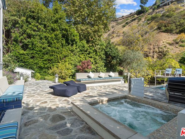 1853 Nichols Canyon Road, Los Angeles CA 90046