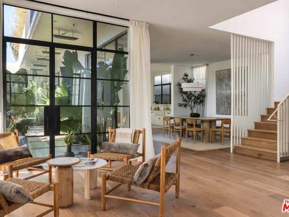 745 Sunset Avenue, Venice CA 90291