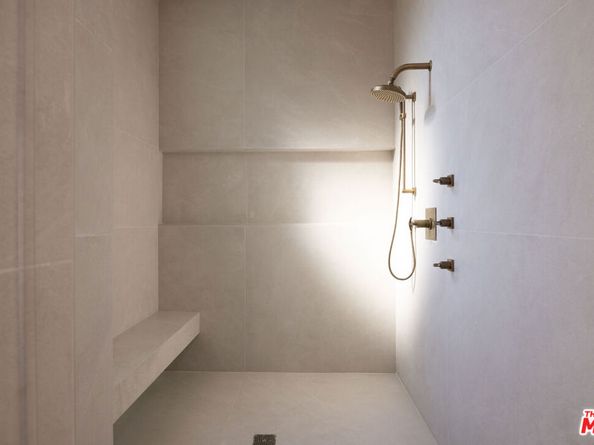 745 Sunset Avenue, Venice CA 90291