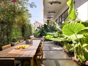 745 Sunset Avenue, Venice CA 90291