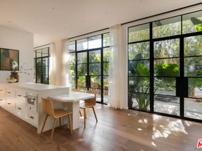 745 Sunset Avenue, Venice CA 90291