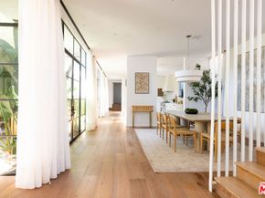 745 Sunset Avenue, Venice CA 90291