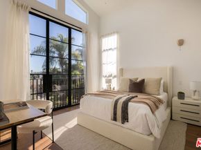 745 Sunset Avenue, Venice CA 90291