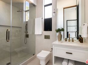 745 Sunset Avenue, Venice CA 90291