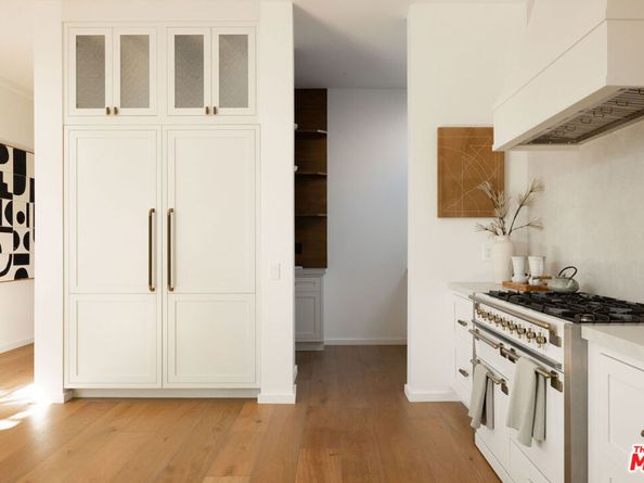 745 Sunset Avenue, Venice CA 90291