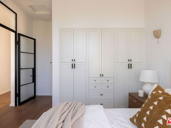 745 Sunset Avenue, Venice CA 90291