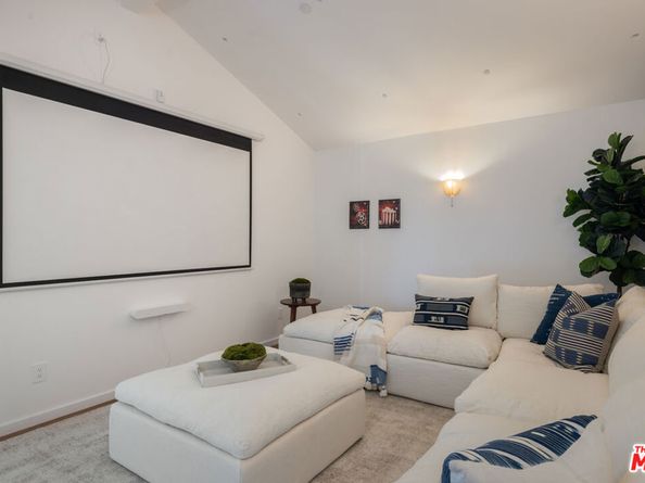 745 Sunset Avenue, Venice CA 90291