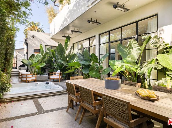 745 Sunset Avenue, Venice CA 90291