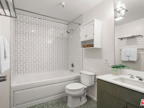 500 Molino Street 208, Los Angeles CA 90013