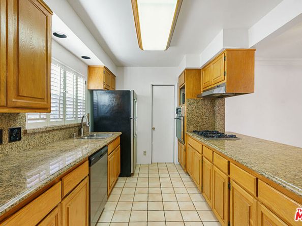 1744 S Genesee Avenue, Los Angeles CA 90019