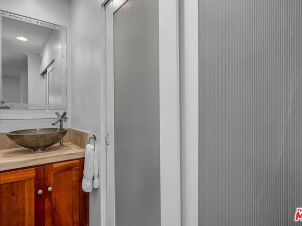 560 Westminster Avenue, Venice CA 90291