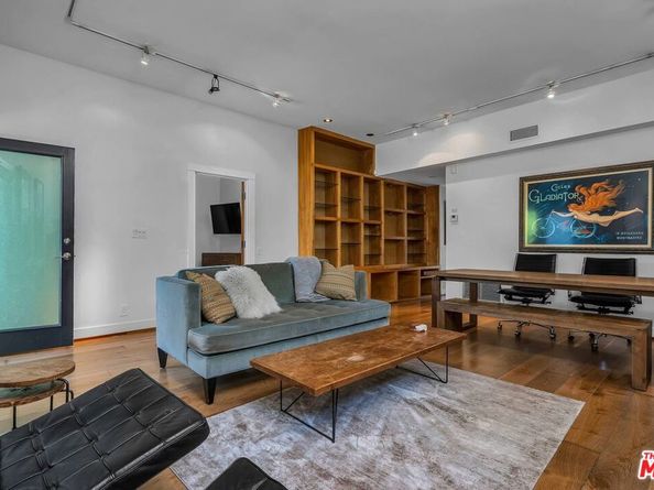 560 Westminster Avenue, Venice CA 90291