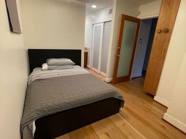 560 Westminster Avenue, Venice CA 90291