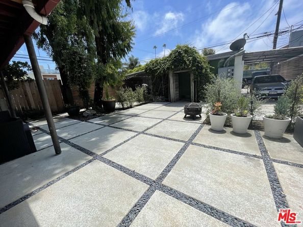 560 Westminster Avenue, Venice CA 90291