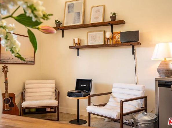 560 Westminster Avenue, Venice CA 90291