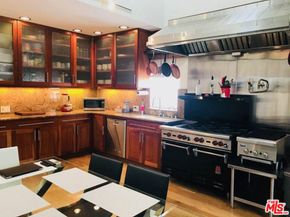 560 Westminster Avenue, Venice CA 90291