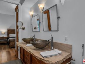 560 Westminster Avenue, Venice CA 90291