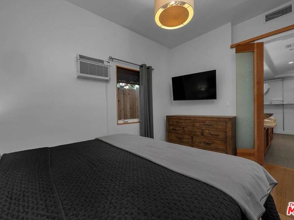 560 Westminster Avenue, Venice CA 90291