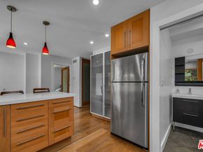 560 Westminster Avenue, Venice CA 90291